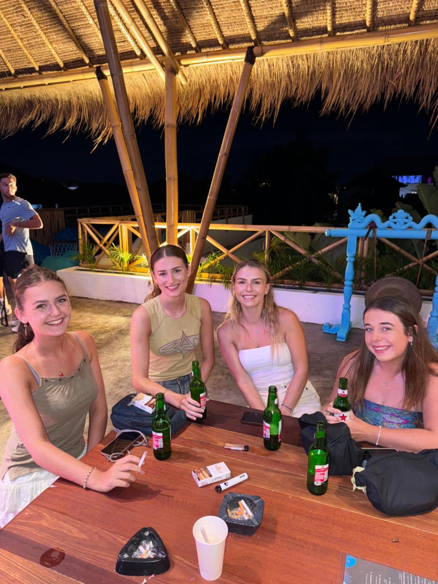 Canggu Central Hostel Zewnętrze zdjęcie