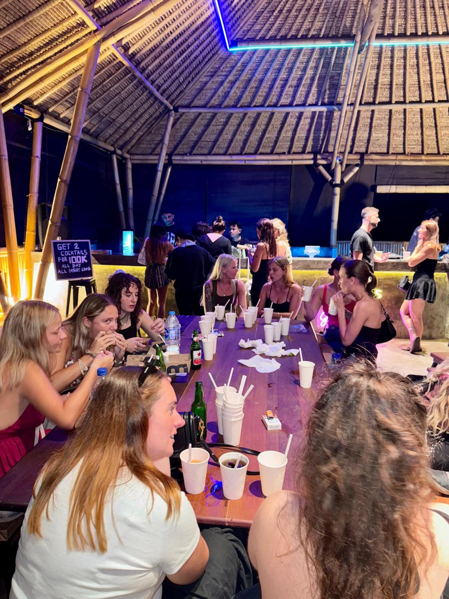 Canggu Central Hostel Zewnętrze zdjęcie